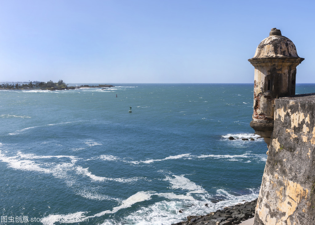 瞭望塔看湾的入口处